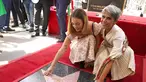 Mendiang Luciano Pavarotti dapat bintang Hollywood Walk of Fame. Sang anak, Cristina Pavarotti, datang bersama cucu penyanyi legendaris ini, Caterina Lo Sasso. (Foto: (AP Photo/Chris Pizzello)