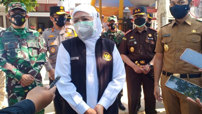 Tinjau Vaksinasi Santri Pesantren, Khofifah: Tetap Prokes - Vimarsana News