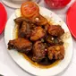 Sepiring ayam goreng mentega chinese food. (Liputan6.com/IG/perutkarets)