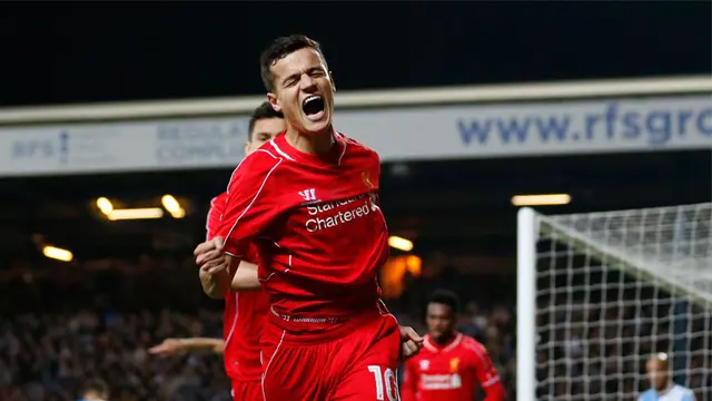 Philippe Coutinho rayakan gol Liverpool ke gawang Blackburn Rovers