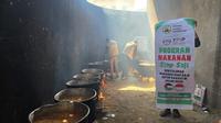 Relawan Dewan Masjid Indonesia (DMI) kembali membagikan makanan siap saji kepada 5.000 pengungsi di Al Daraj dan Shuja'iyya Gaza Utara pada 18 dan 19 April 2025. (Foto DMI)