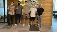 Dari kiri ke kanan; Yonathan Nugroho, Yurino "Donkey" Putra Angkawijaya, Eko "Oura" Julianto, Steven "Marsha" Kurniawan. (Dok. Trinity Optima Production)