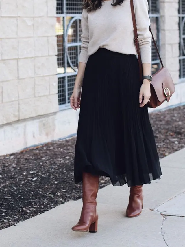 Rok Plisket dan Sweater