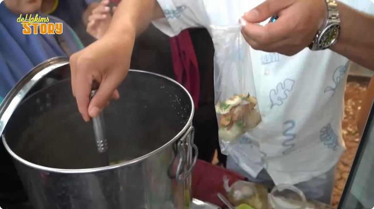 6 Potret Model Gerobak Jualan Bakso Cilok Artis Sidik Eduard, Simpel dan Rapi