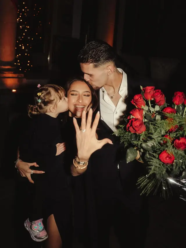 7 Potret Detik-detik Jennifer Coppen Dilamar Justin Hubner, Kamari Ikut Dapat Cincin