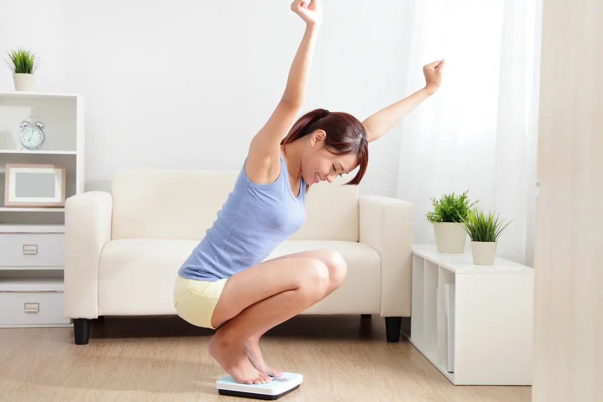 Timbangan Pintar yang Terhubung pada Aplikasi untuk Berat Badan Ideal