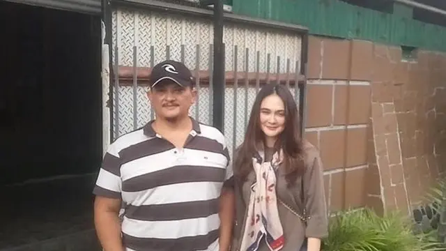 Luna Maya disambut Clift Sangra © KapanLagi.com®/Adi Abbas Nugroho