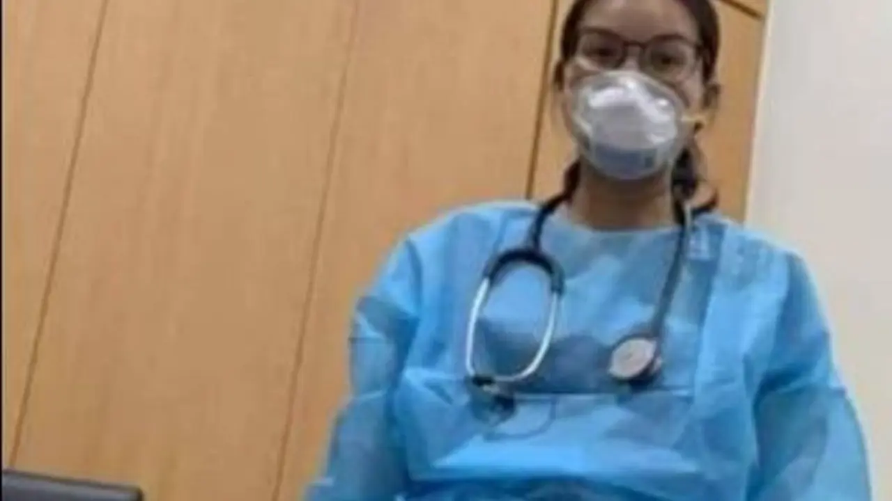 Pengabdian Dokter Hamil Tua, Tetap Rawat Pasien Corona Covid-19