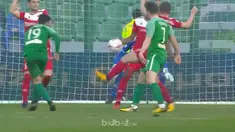 Berita video laga antara Panathinaikos Vs Platanias diwarnai kebakaran. This video is presented by Ballball.