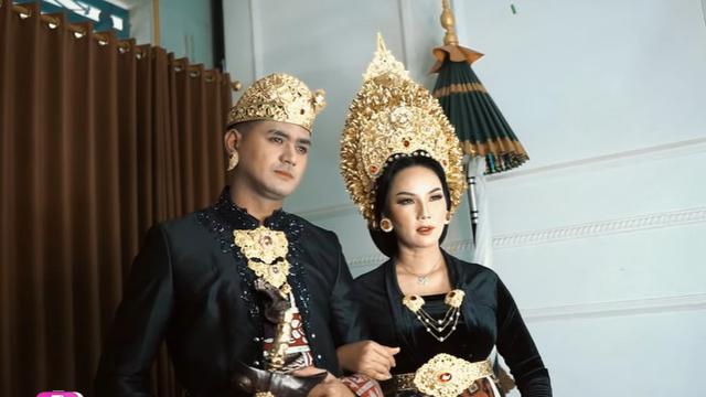 6 Pemotretan Kalina Ocktaranny dan Ricky Miraza Pakai Baju Adat, Bak Prewedding