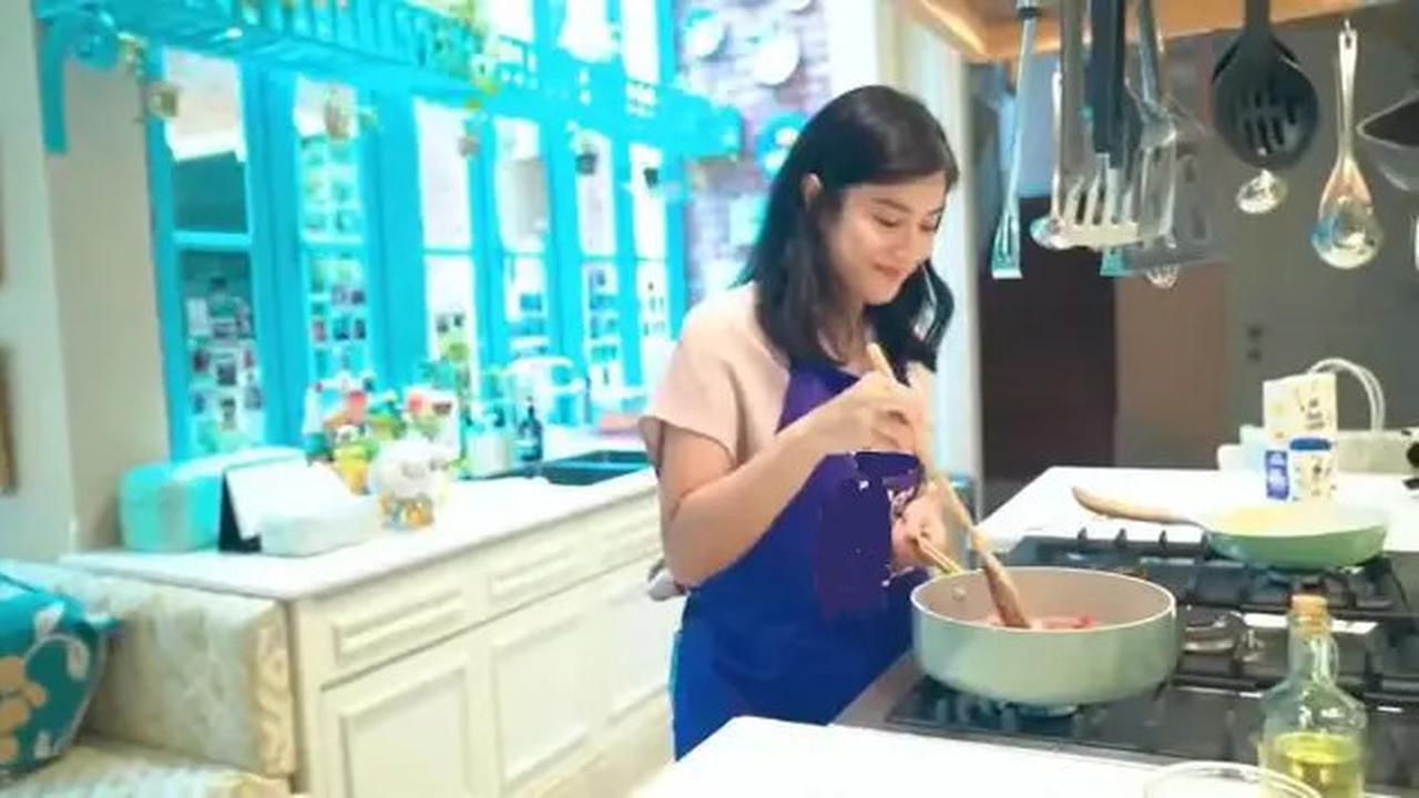 Intip Dapur Estetik Dian Sastrowardoyo yang Mencerminkan Kehidupan Sehari-hari
