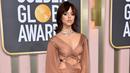 <p>Jenna Ortega saat tiba menghadiri Golden Globe Awards 2023 di Beverly Hilton Hotel, Beverly Hills, California, Amerika Serikat, 10 Januari 2023. Jenna Ortega terlihat semakin stunning dengan layering necklace silver bergaya simple. (Photo by Jordan Strauss/Invision/AP)</p>