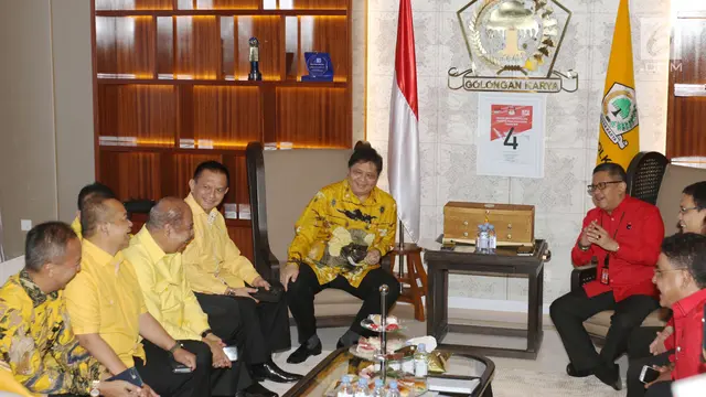 Bahas Pilpres 2019 Sekjen PDIP Sambangi Golkar