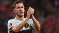 Gelandang Belgia, Eden Hazard, saat tampil melawan Wales pada laga Piala Eropa di Stadion Pierre-Mauroy, Prancis, Jumat (1/7/2016). (AFP/Philippe Huguen)