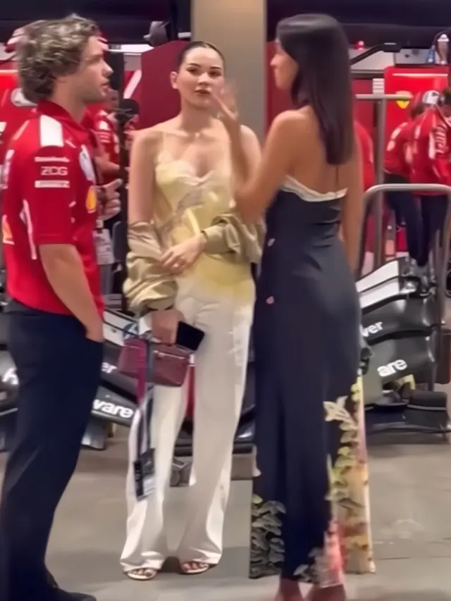 Alyssa Daguise Menyaksikan Formula 1 mengenakan baju kuning. [@alyssadaguise]