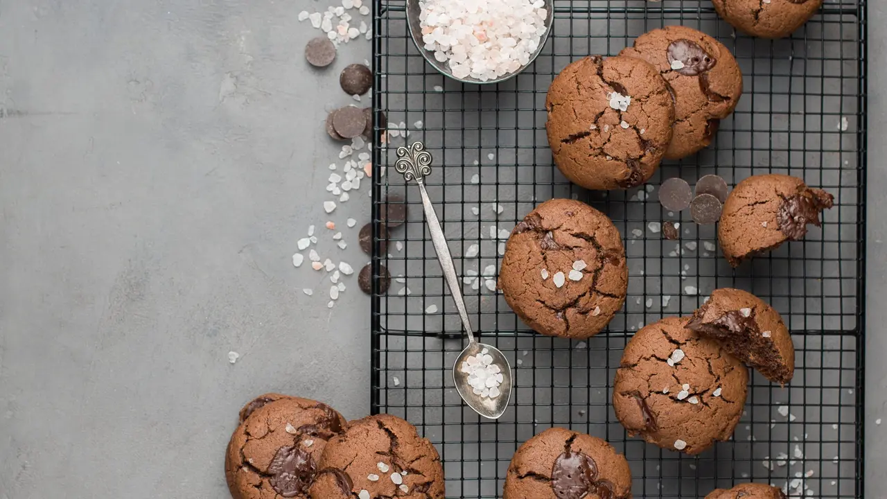 salted chocolate cookies