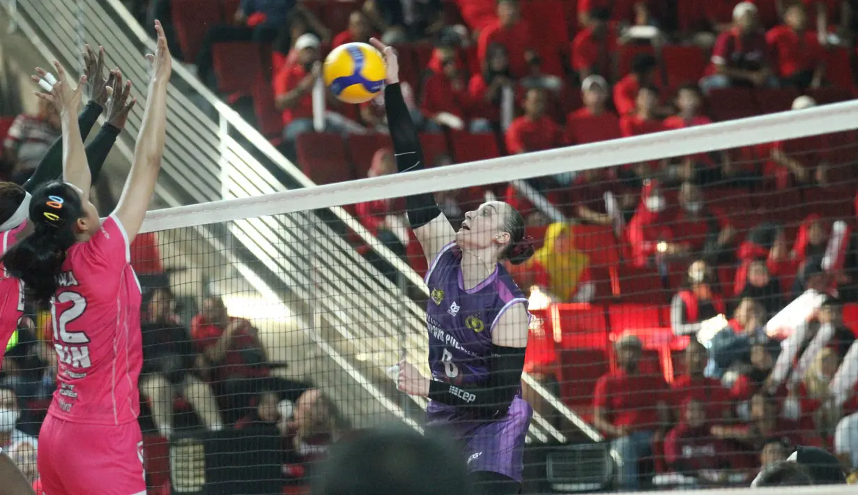 Pada seri kedua putaran pertama PLN Mobile Proliga 2024 di GOR Jatidiri, Semarang, Jakarta Popsivo Polwan tampil dua kali. Laga pertama pada Jumat (3/5/2024) sukses mengalahkan tim bertabur bintang, Jakarta BIN yang diperkuat Megawati Hangestri dengan skor 3-2 (19-25, 25-22, 18-25, 25-17, 15-7). (Dok. PBVSI)