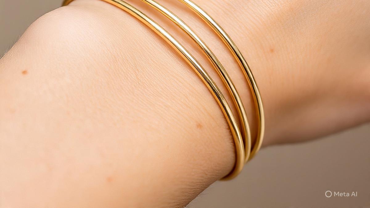 7 Inspirasi Model Gelang Oval Emas 2025 Biar Tangan Tampak Lebih Panjang