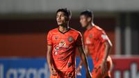 Pemain Persiraja Banda Aceh, Ramadhan saat laga pekan ke-13 BRI Liga 1 2021/2022 antara Persiraja Banda Aceh melawan Persib Bandung di Stadion Maguwoharjo, Sleman, Rabu (24/11/2021). (Bola.com/Bagaskara Lazuardi)