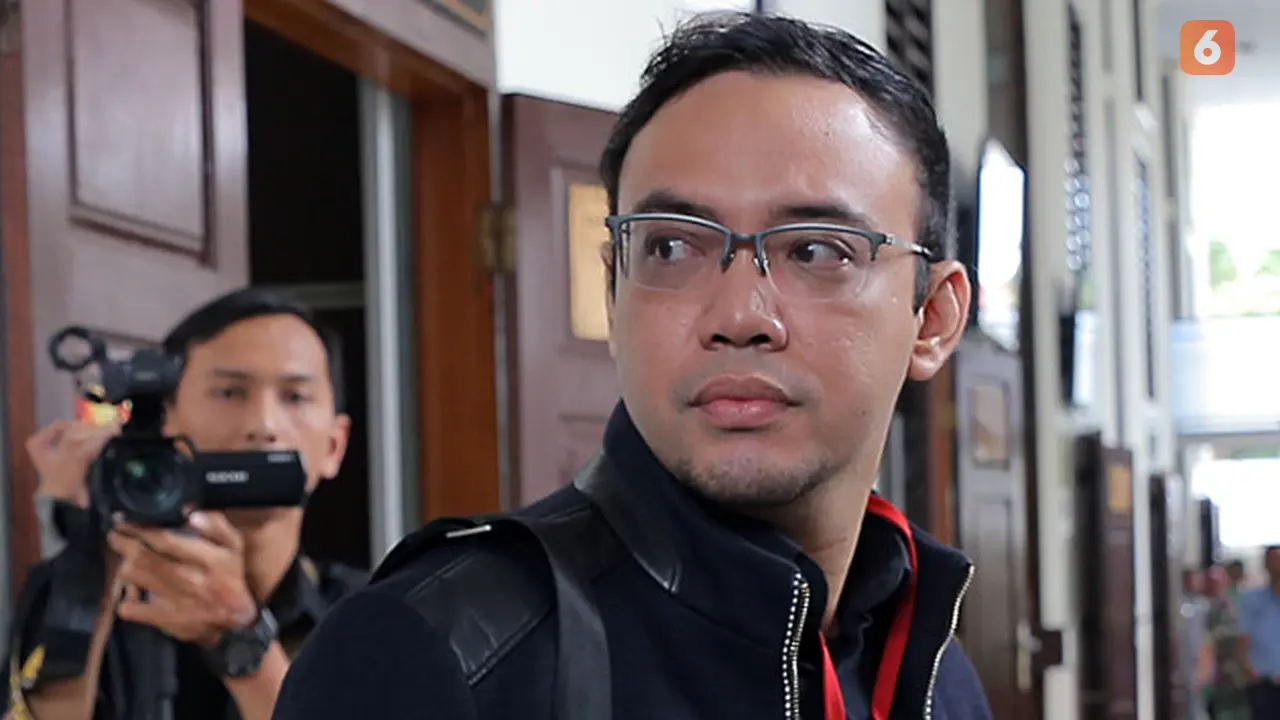 [Bintang] Sidang Hak Asuh Anak Tessa Kaunang dan Sandy Tumiwa