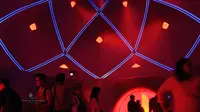 Hanyut Dalam Udara dan Warna-Warni Cahaya di Trilumin By Architects of Air