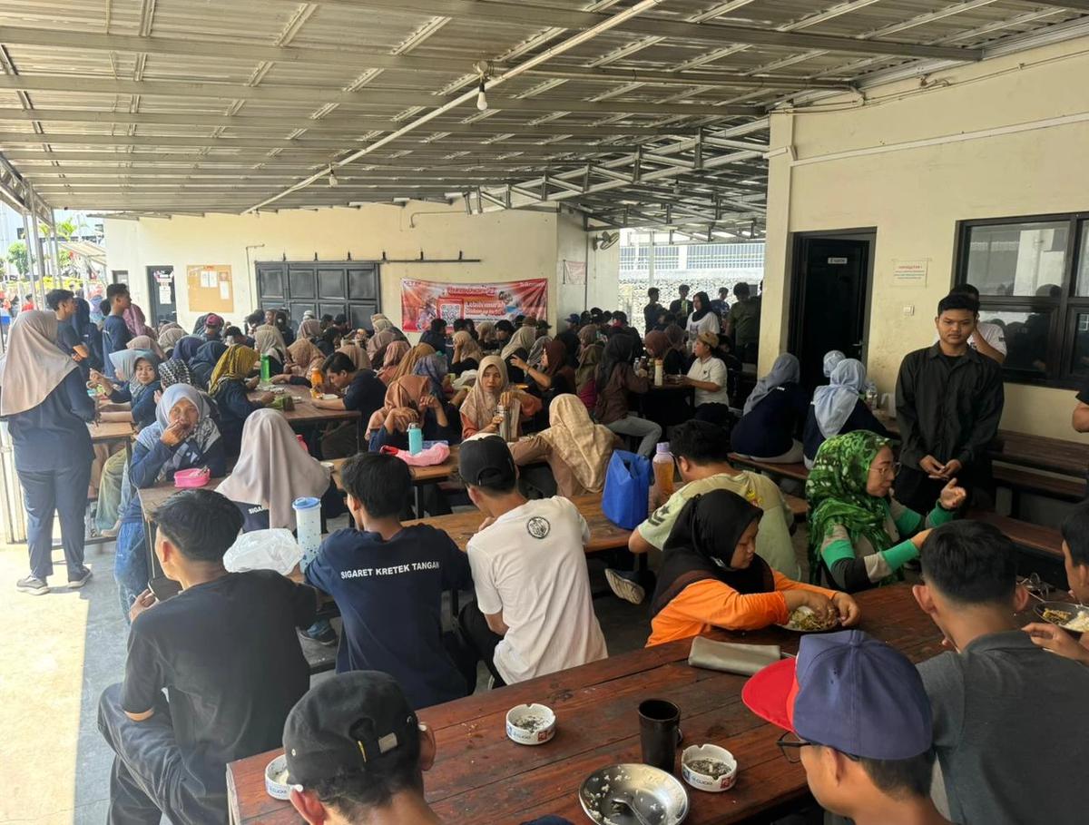Cerita Karyawan Difabel Rokok HS: Dulu Sering Ditolak Kerja, Kini Mampu Lunasi Utang