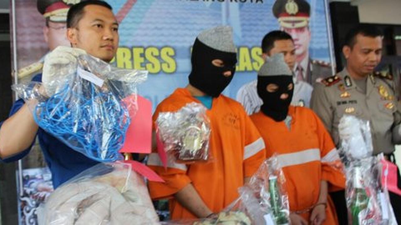 Cinta buta bikin AS serahkan keperawanan teman untuk pacarnya