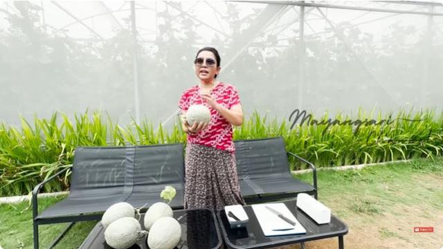 8 Potret Mayangsari saat Pulang ke Purwokerto, Perlihatkan Kebunnya yang Luas