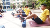 Pemain Timnas Indonesia U-22, Witan Sulaeman, mengikuti sesi latihan di Hotel Phnom Penh, Minggu (30/4/2023) pagi. (Bola.com/Gregah Nurikhsani)