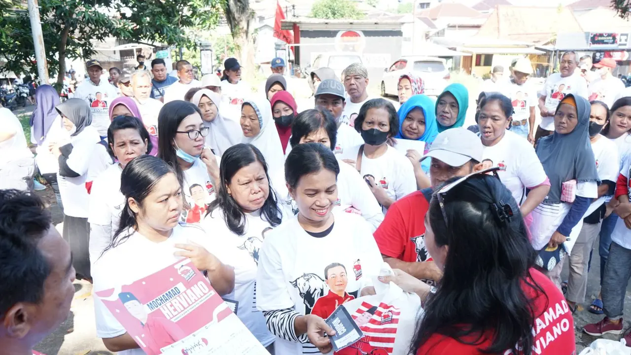 Relawan Sedulur Saklawase menggelar sejumlah kegiatan bermanfaat bagi warga Jawa Tengah.