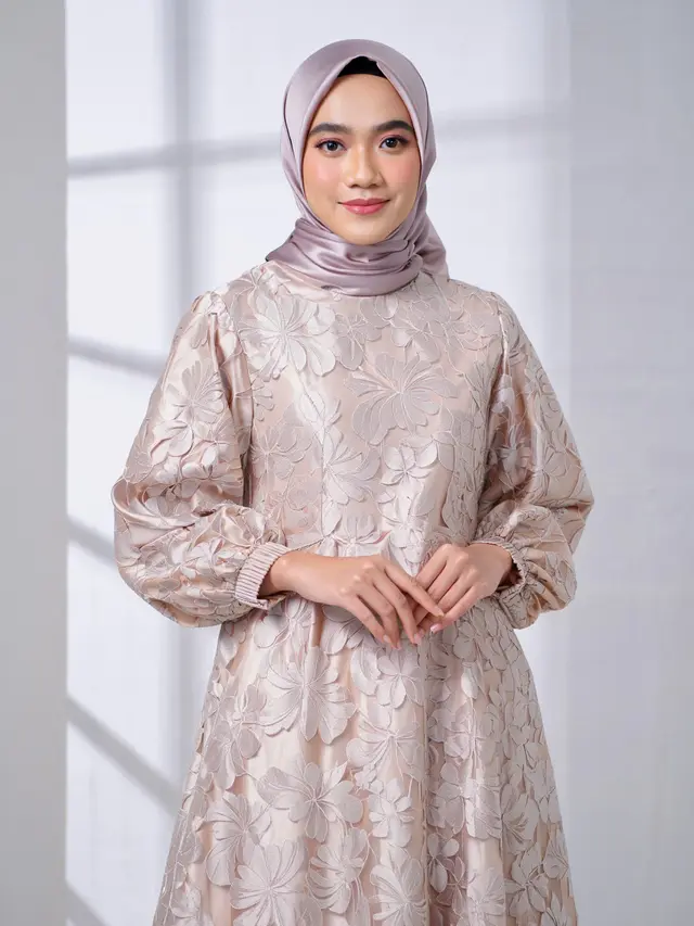 Gamis Brokat Lengan Balon Motif Floral