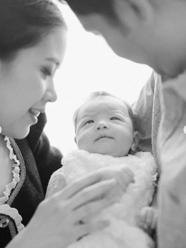 Potret Keluarga Jessica Tanoesoedibjo dan Jonathan Natakusuma (Instagram/@jessicatanoe)