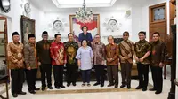 Ketua MPR RI Bambang Soesatyo bersama pimpinan MPR RI menemui Presiden RI ke-5, Megawati Soekarnoputri, di kediamannya di Jalan Teuku Umar, Jakarta, Kamis (10/10/19).