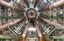 Partikel Tuhan adalah makhluk Tuhan