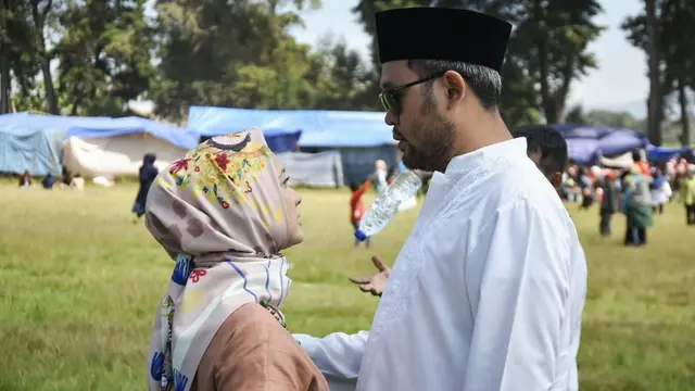 Mengandung Anak Kedua di Usia 40 Tahun, Ini 6 Potret Rachel Maryam dan Suami