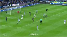 Everton memetik kemenangan kedua beruntun di liga dengan mempermalukan tuan rumah Huddersfield 2-0, Sabtu (28/4). Cenk Tosun memba...