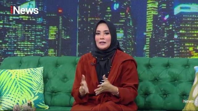 Elma Theana saat tampil di sebuah acara.