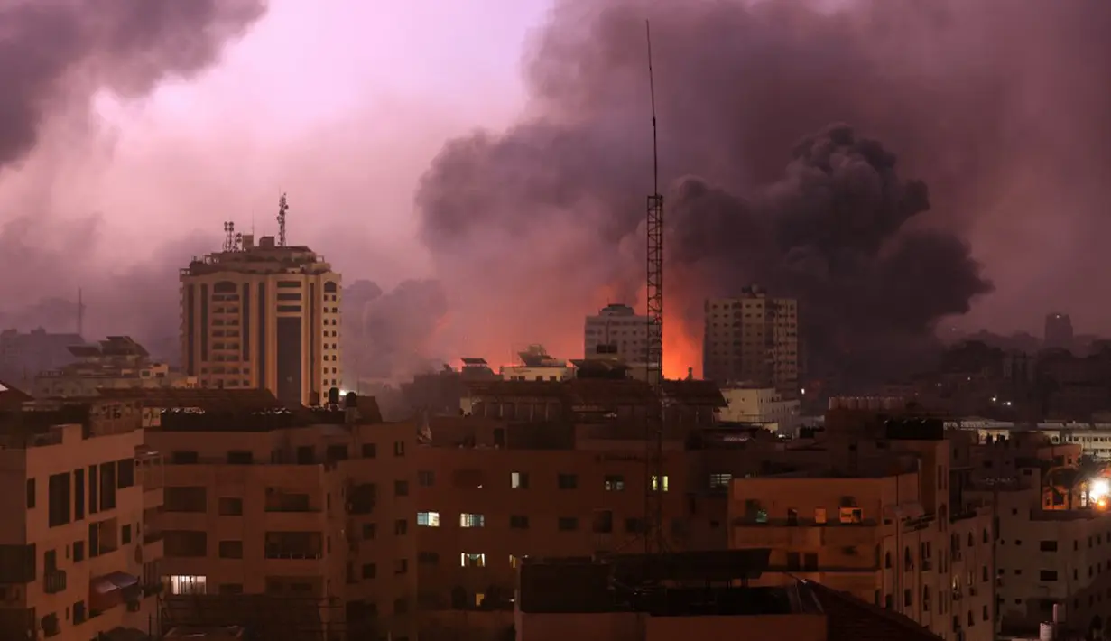 Perang Hamas-Israel pecah pada akhir pekan lalu. Serangan Hamas dilakukan secara tidak terduga. (MAHMUD HAMS/AFP)