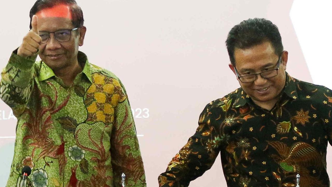 "Ya jadi saya datang ke sini sebagai Menkopolhukam tidak ada gambar embel-embel maupun substansi yang sifatnya politik elektoral tapi datang sebagai Menkopolhukam karena saya sering berhubungan dengan PGI," kata Mahfud di Grha Oikoumene, Senen, Jakarta Pu