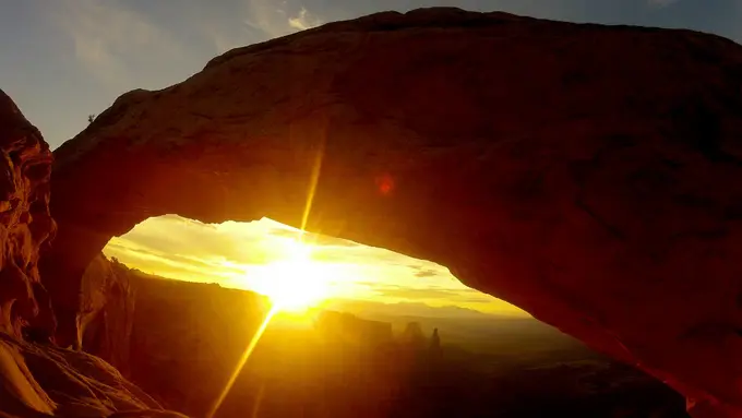 Mengintip Eksotime Panorama Utah dari Lengkungan Batu Alam