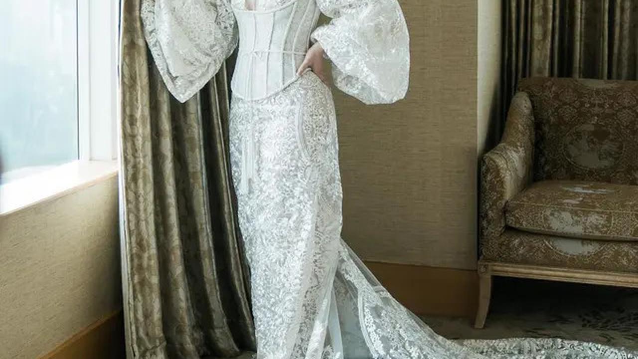 11 Model Bridal Robe Artis Indonesia, Mewah, Elegan, dan Sarat Makna
