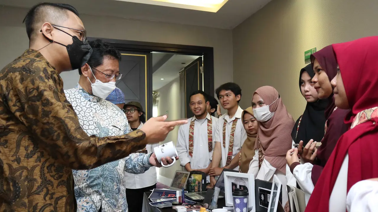 program pelatihan bisnis YOUth Business Learning ASpiraTion (YOU-BLAST) untuk 300 wirausaha pemula di Sidoarjo, Surabaya, dan Bandung Raya. (Ist)