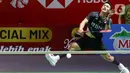 Jonatan Christie gagal melaju ke babak selanjutnya usai ditundukkan Leong Jun Hao. (Liputan6.com/Herman Zakharia)