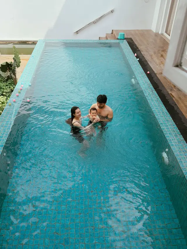 Potret Kolam Renang di Rumah Aaliyah Massaid dan Thariq Halilintar
