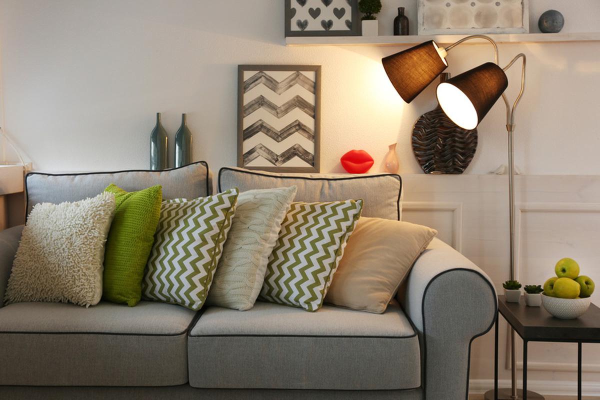 interior rumah, ruang makan, ruang tamu, sofa, minimalis