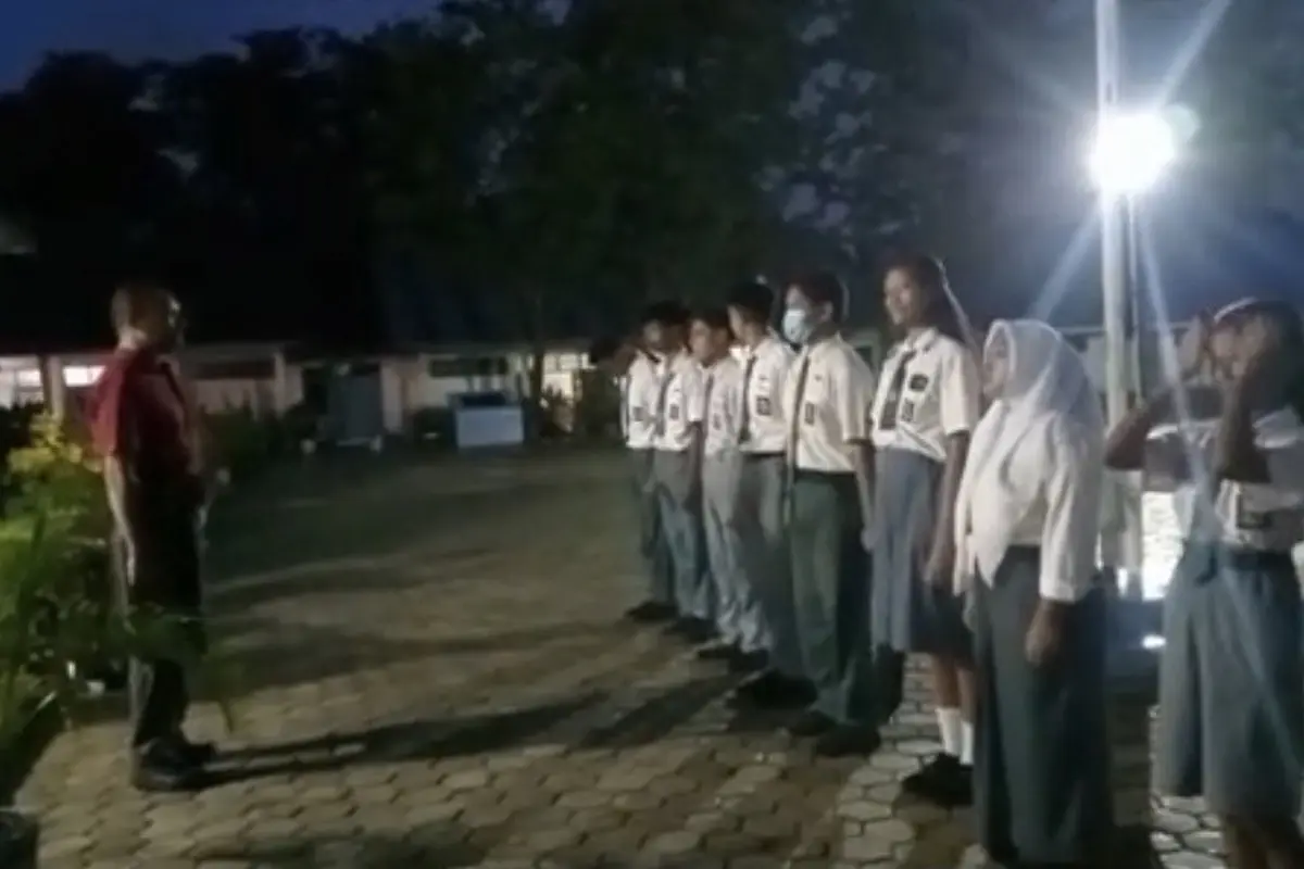 Sekolah di Kupang Masuk Jam 5 Pagi