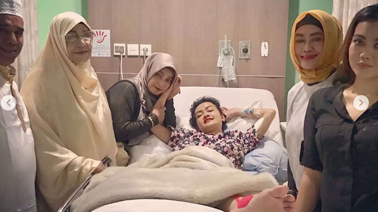 [Bintang] Kondisi Julia Perez