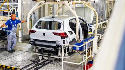 Volkswagen Restui PHK Tambahan, Target 100.000 Pekerja hingga 2030