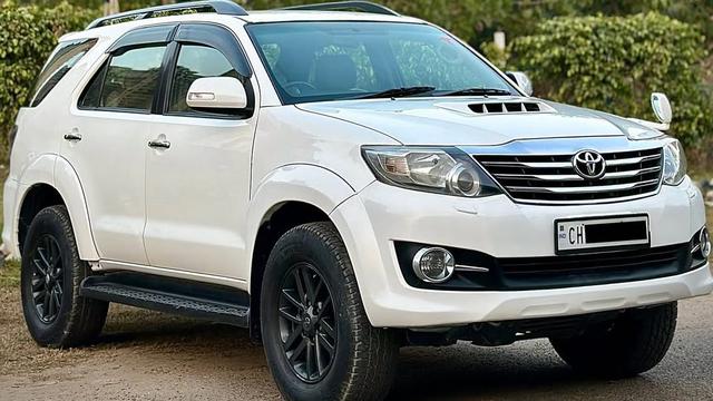 Toyota Fortuner 2015