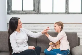 Komunikasi Ibu dan Anak (Foto: Freepik.com)